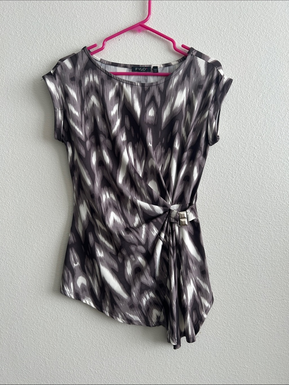 FYLO Black & White Abstract Printed Knot-Detail Women's Top